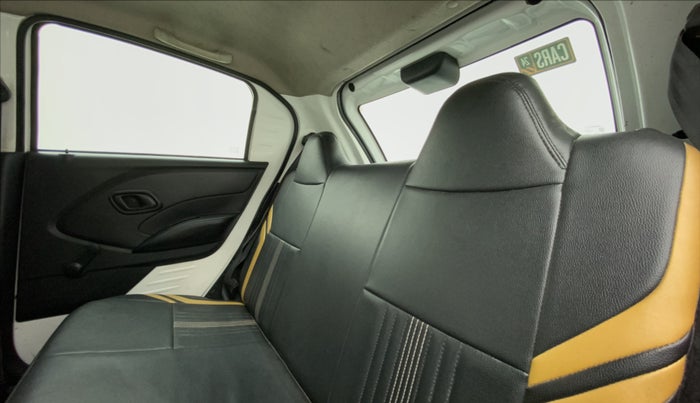2018 Datsun Redi Go GOLD LIMITED EDITION, Petrol, Manual, 77,498 km, Right Side Rear Door Cabin