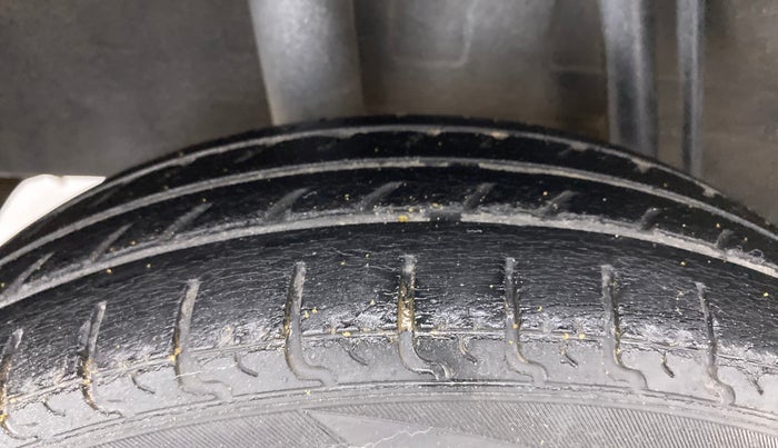 2018 Datsun Redi Go GOLD LIMITED EDITION, Petrol, Manual, 77,360 km, Right Rear Tyre Tread