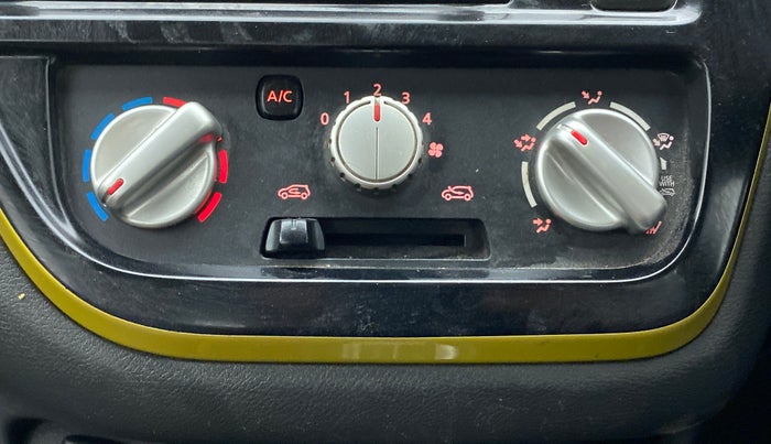 2018 Datsun Redi Go GOLD LIMITED EDITION, Petrol, Manual, 77,360 km, AC Unit - Directional switch has minor damage