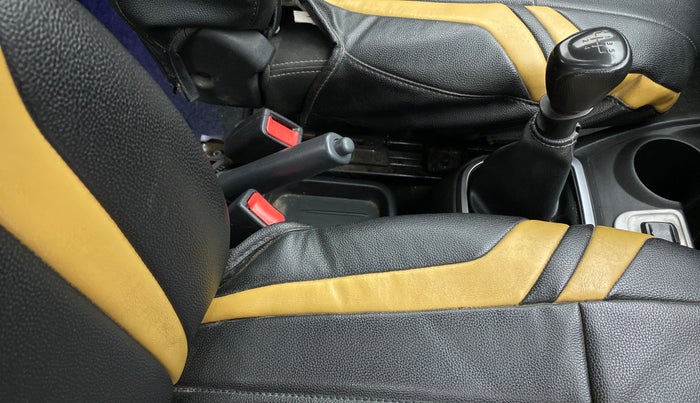 2018 Datsun Redi Go GOLD LIMITED EDITION, Petrol, Manual, 77,360 km, Gear Lever