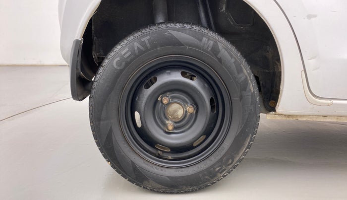 2018 Datsun Redi Go GOLD LIMITED EDITION, Petrol, Manual, 77,360 km, Right Rear Wheel