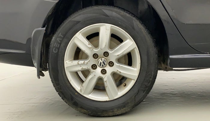 2011 Volkswagen Vento COMFORTLINE 1.6, Petrol, Manual, 61,436 km, Right Rear Wheel