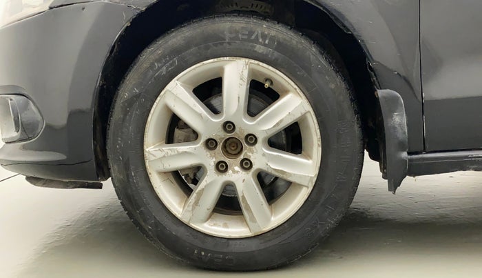 2011 Volkswagen Vento COMFORTLINE 1.6, Petrol, Manual, 61,436 km, Left Front Wheel