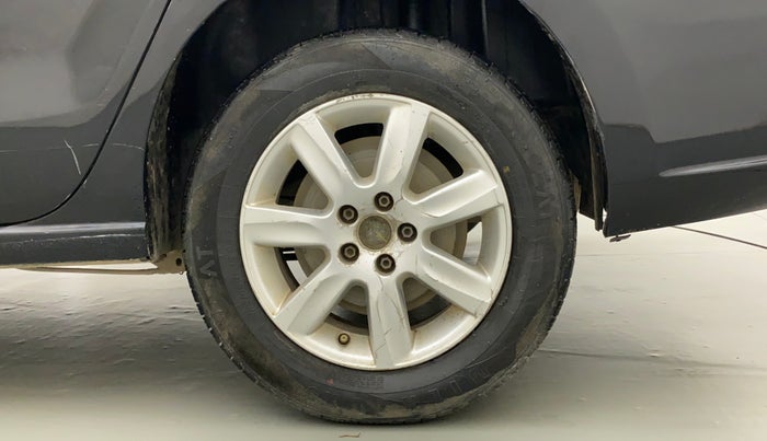 2011 Volkswagen Vento COMFORTLINE 1.6, Petrol, Manual, 61,436 km, Left Rear Wheel