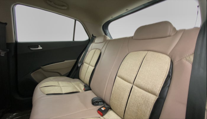 2013 Hyundai Grand i10 SPORTZ 1.1 CRDI, Diesel, Manual, 13,135 km, Right Side Rear Door Cabin