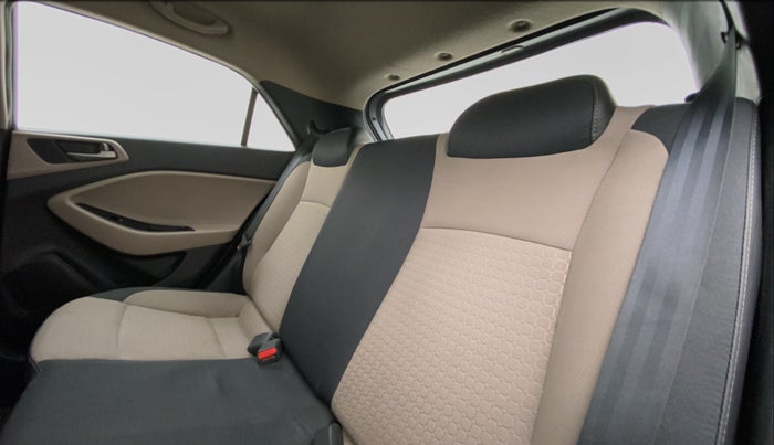 2017 Hyundai Elite i20 SPORTZ 1.2, Petrol, Manual, 41,984 km, Right Side Rear Door Cabin