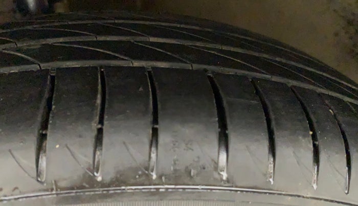 2018 Maruti Baleno ALPHA DIESEL 1.3, Diesel, Manual, 89,607 km, Left Front Tyre Tread
