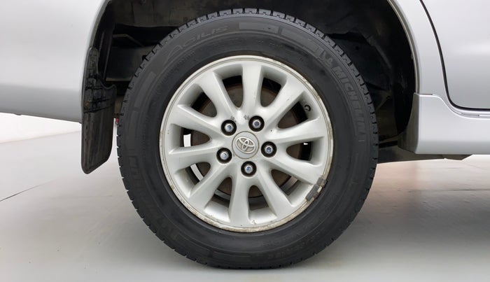 2013 Toyota Innova 2.5 VX 7 STR BS IV, Diesel, Manual, 58,189 km, Right Rear Wheel
