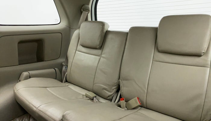 2013 Toyota Innova 2.5 VX 7 STR BS IV, Diesel, Manual, 58,189 km, Third Seat Row ( optional )