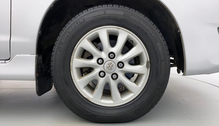 2013 Toyota Innova 2.5 VX 7 STR BS IV, Diesel, Manual, 58,189 km, Right Front Wheel