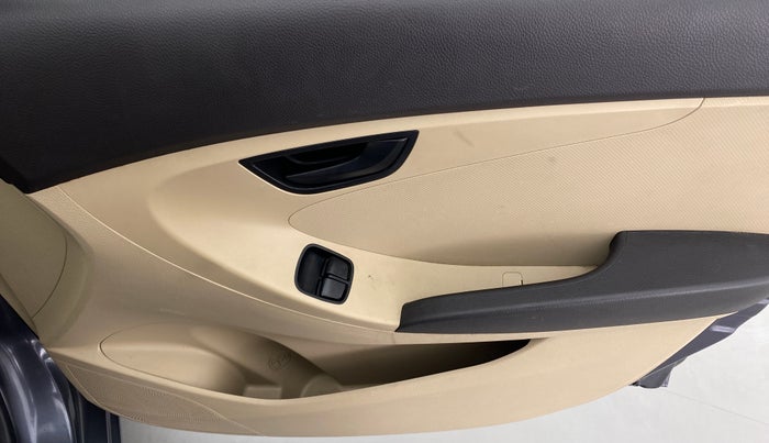 2016 Hyundai Eon ERA PLUS, Petrol, Manual, 54,546 km, Driver Side Door Panels Control