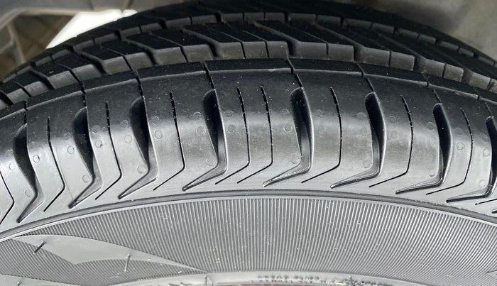 2016 Hyundai Eon ERA PLUS, Petrol, Manual, 54,546 km, Right Rear Tyre Tread