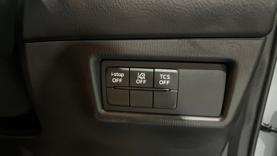 2020 Mazda CX-5 Maxx Sport (4x2), Automatic, 87905 km, Utility Switches/Buttons