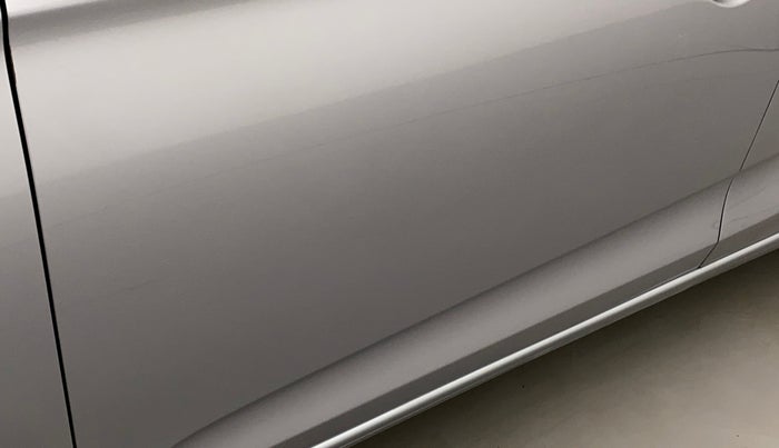 2022 Honda Amaze 1.2L I-VTEC VX, Petrol, Manual, 26,559 km, Front passenger door - Minor scratches