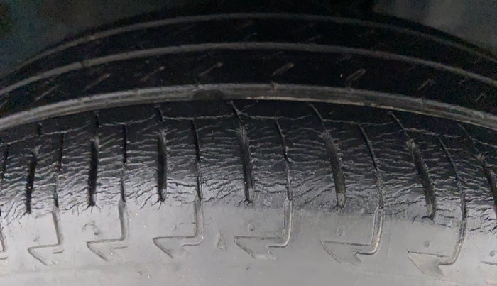 2018 Maruti IGNIS DELTA 1.2 K12, Petrol, Manual, 3,401 km, Right Front Tyre Tread