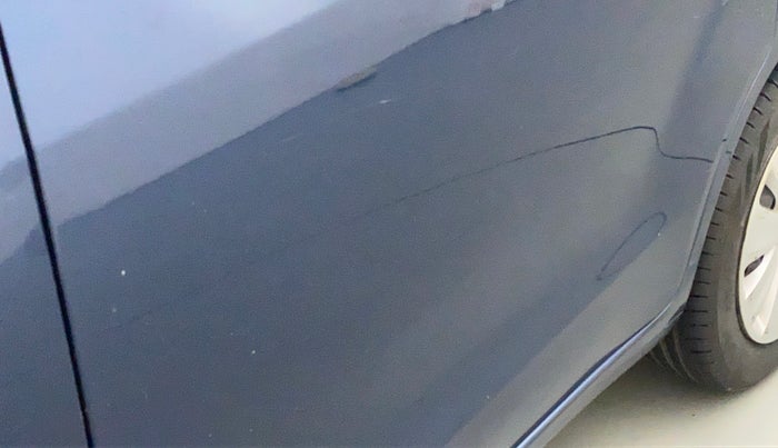 2016 Maruti Ertiga VXI CNG, CNG, Manual, 63,006 km, Rear left door - Minor scratches