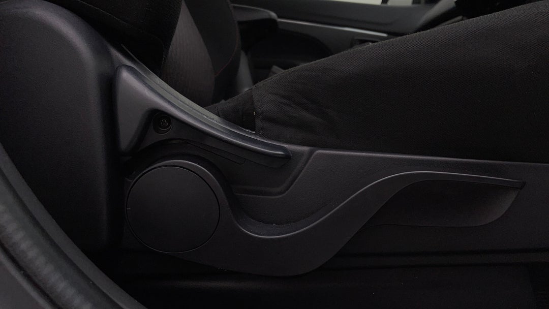 2019 Mitsubishi ASX Es (2wd), Automatic, 111964 km, Drivers Side Adjustment Panel