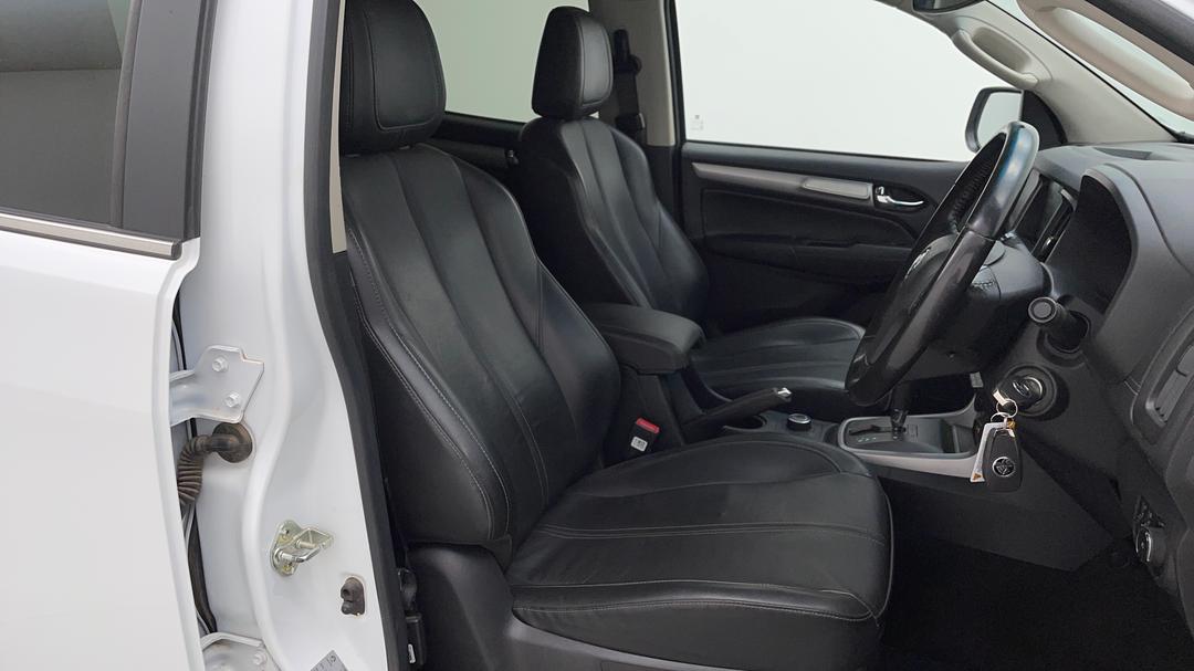 2018 Holden Trailblazer Ltz (4x4), Automatic, 131731 km, Right Side Front Door Cabin View