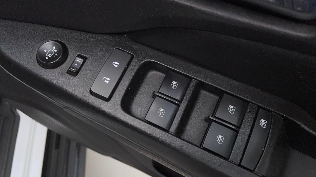 2018 Holden Trailblazer Ltz (4x4), Automatic, 131731 km, Drivers Side Door Panel Controls