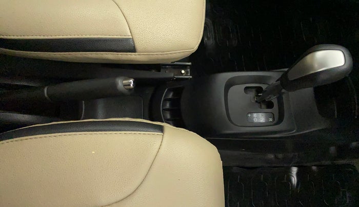 2017 Maruti Wagon R 1.0 VXI (O) AMT, CNG, Automatic, 66,873 km, Gear Lever