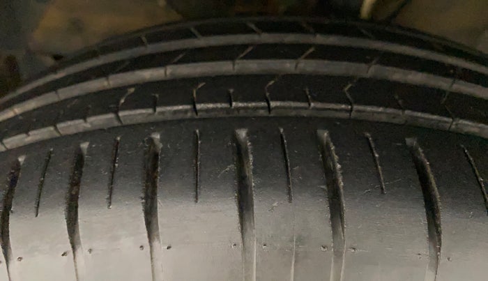 2022 Toyota Glanza E, Petrol, Manual, 20,278 km, Left Front Tyre Tread