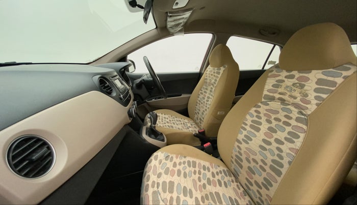 2016 Hyundai Grand i10 ASTA AT 1.2 KAPPA VTVT, Petrol, Automatic, 39,970 km, Right Side Front Door Cabin