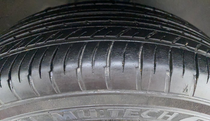 2017 Maruti Alto K10 VXI P, Petrol, Manual, 44,424 km, Right Front Tyre Tread