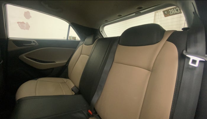 2014 Hyundai Elite i20 SPORTZ 1.2, Petrol, Manual, 58,215 km, Right Side Rear Door Cabin