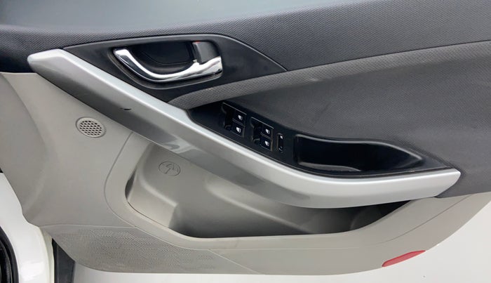 2018 Tata NEXON XZA + 1.2 PETROL A/T, Petrol, Automatic, 18,534 km, Driver Side Door Panels Control