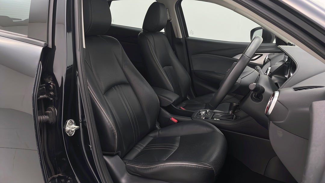2019 Mazda CX-3 Akari (fwd), Automatic, 33881 km, Right Side Front Door Cabin View