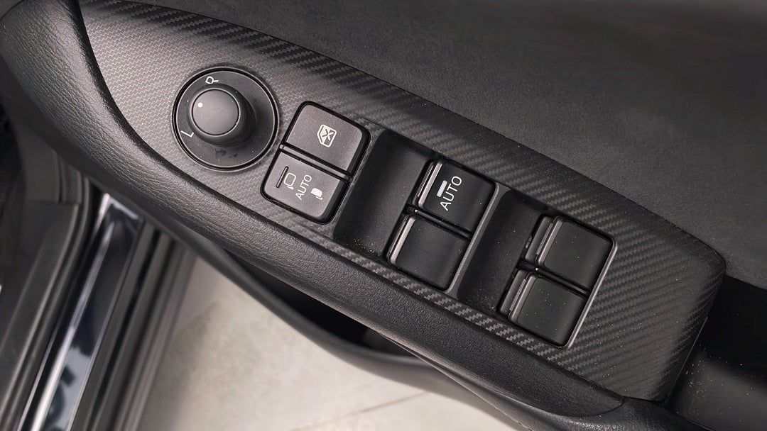 2019 Mazda CX-3 Akari (fwd), Automatic, 33881 km, Drivers Side Door Panel Controls