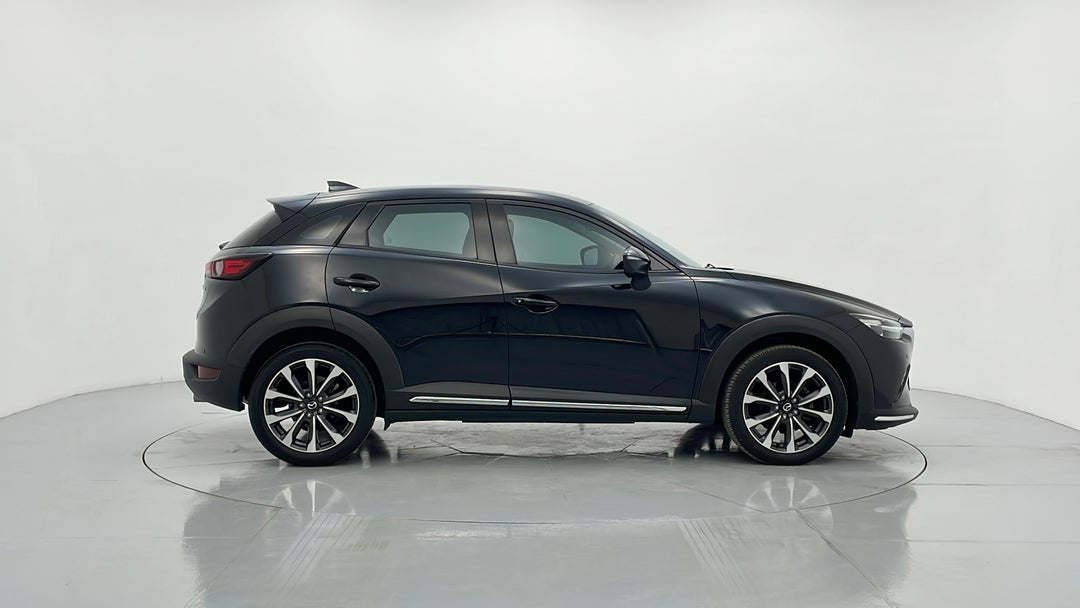 2019 Mazda CX-3 Akari (fwd), Automatic, 33881 km, Right Side View