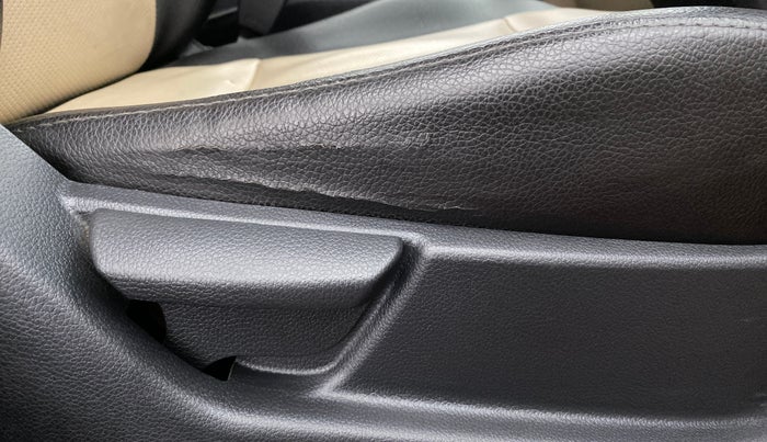 2014 Hyundai Eon ERA PLUS, Petrol, Manual, 41,161 km, Driver Side Adjustment Panel