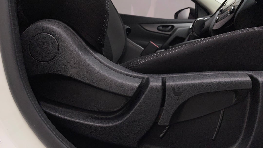 2019 Nissan Qashqai St, Automatic, 73958 km, Drivers Side Adjustment Panel