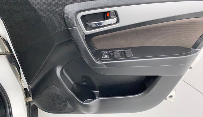 2021 Toyota URBAN CRUISER PREMIUM GRADE AT, Petrol, Automatic, 33,941 km, Driver Side Door Panels Control