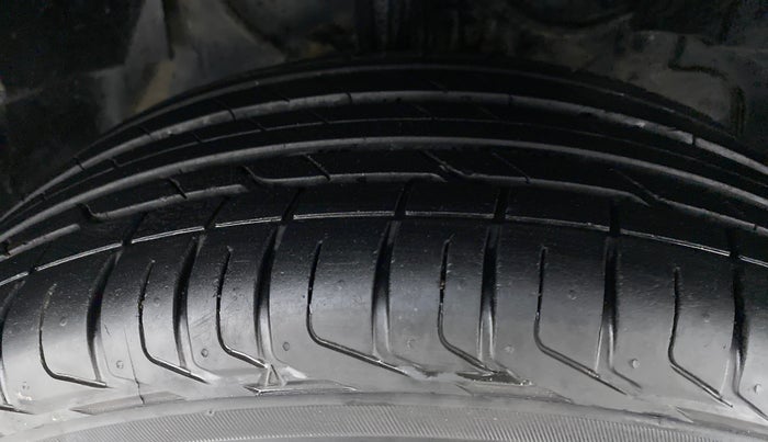 2021 Tata NEXON XM 1.2, Petrol, Manual, 19,080 km, Right Front Tyre Tread