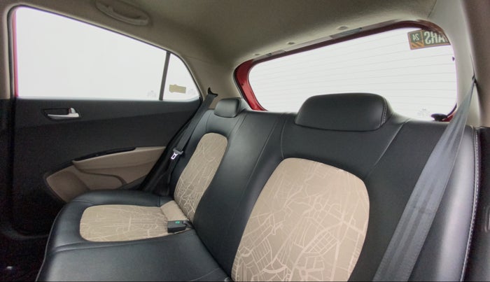 2019 Hyundai Grand i10 SPORTZ AT 1.2 KAPPA VTVT, Petrol, Automatic, 31,938 km, Right Side Rear Door Cabin