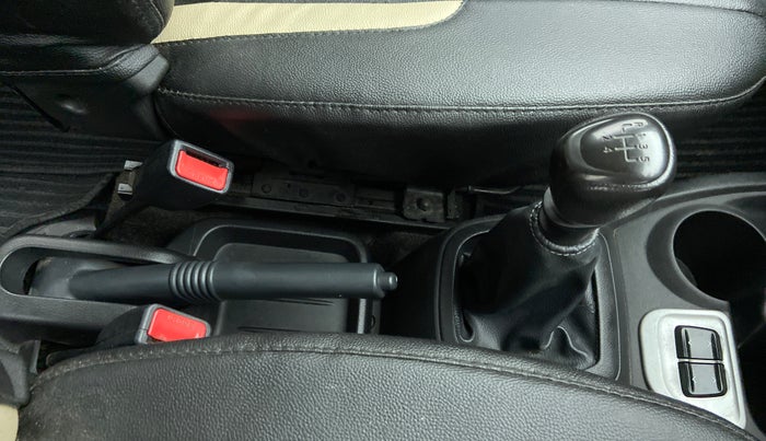 2017 Datsun Redi Go S 1.0, Petrol, Manual, 52,698 km, Gear Lever