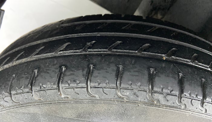 2017 Datsun Redi Go S 1.0, Petrol, Manual, 52,698 km, Right Rear Tyre Tread