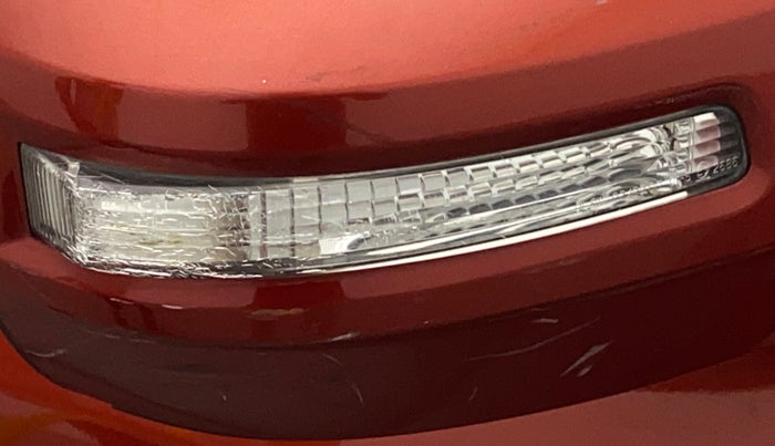 2013 Maruti Swift VXI, Petrol, Manual, 61,745 km, Right rear-view mirror - Indicator light has minor damage