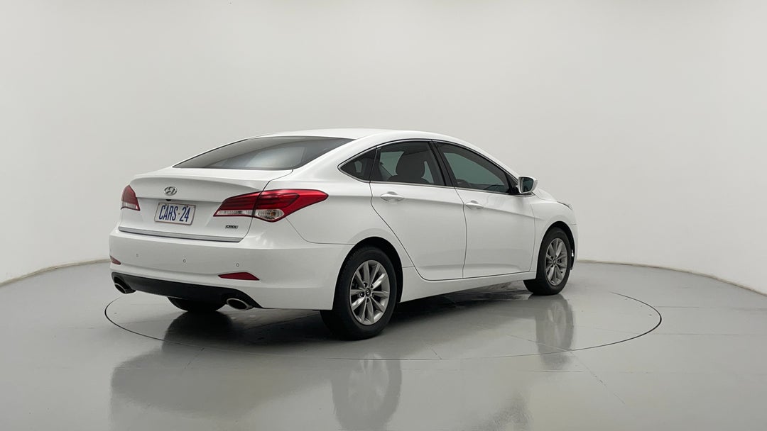 Right Back Diagonal (45- Degree) View