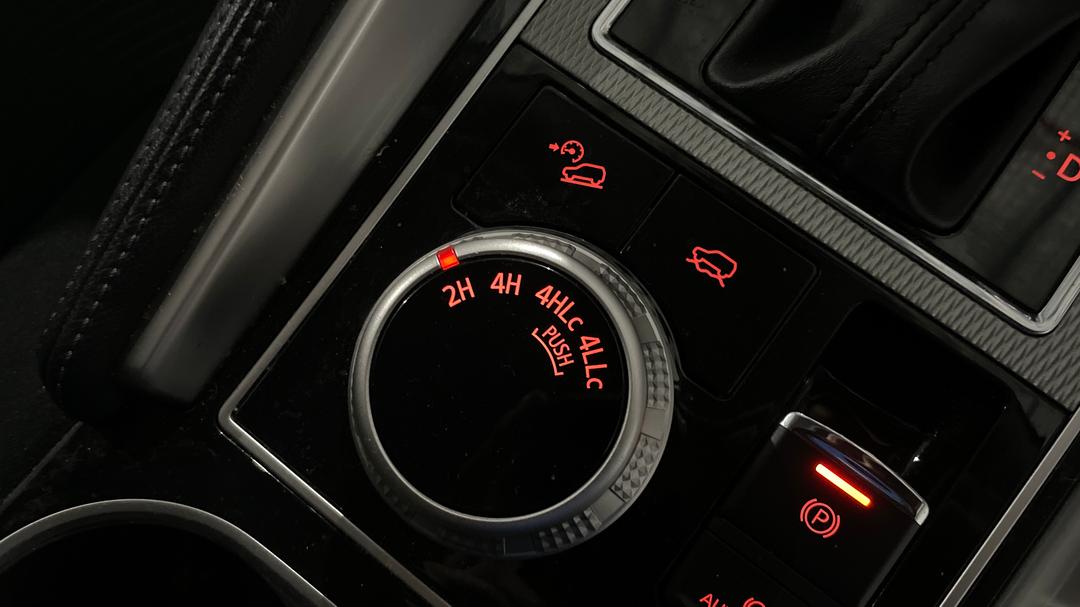 2024 Mitsubishi Pajero Sport Gls (4WD) 7 Seat, Automatic, 28905 km, Utility Switches/Buttons