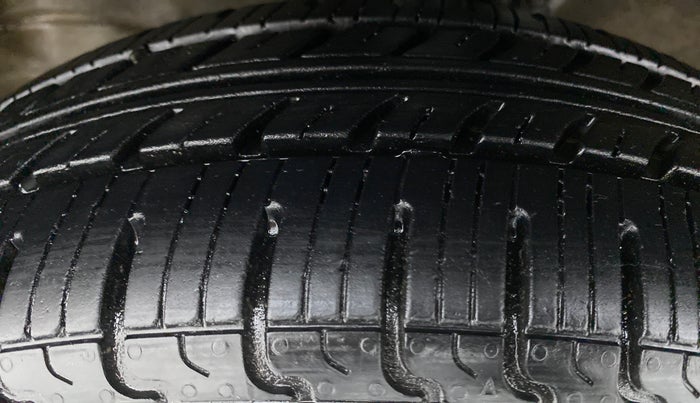 2014 Maruti Wagon R 1.0 VXI, Petrol, Manual, 87,734 km, Left Front Tyre Tread