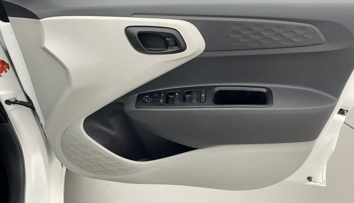 2021 Hyundai GRAND I10 NIOS MAGNA 1.2 MT, Petrol, Manual, 12,447 km, Driver Side Door Panels Control