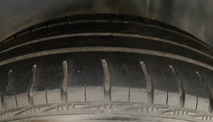 2019 Volkswagen Ameo COMFORTLINE 1.0L, Petrol, Manual, 54,390 km, Left Rear Tyre Tread