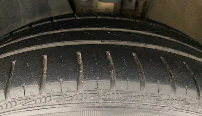 2019 Volkswagen Ameo COMFORTLINE 1.0L, Petrol, Manual, 54,390 km, Left Front Tyre Tread