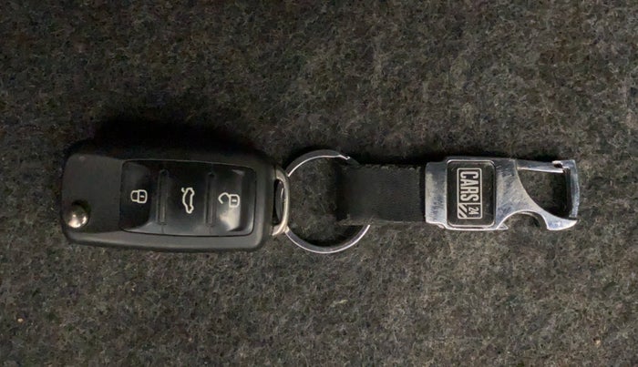 2019 Volkswagen Ameo COMFORTLINE 1.0L, Petrol, Manual, 54,390 km, Key Close Up