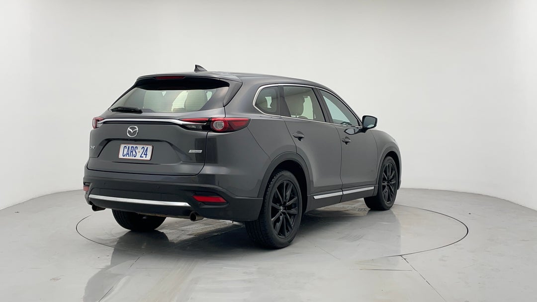 Right Back Diagonal (45- Degree) View