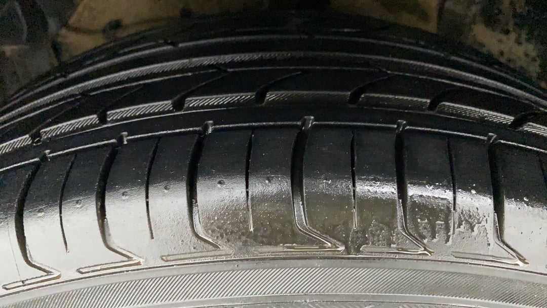 Left Front Tyre Tread
