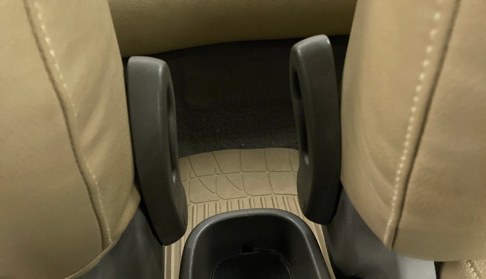 2014 Hyundai i10 MAGNA 1.1 IRDE2, Petrol, Manual, 39,542 km, Driver Side Adjustment Panel